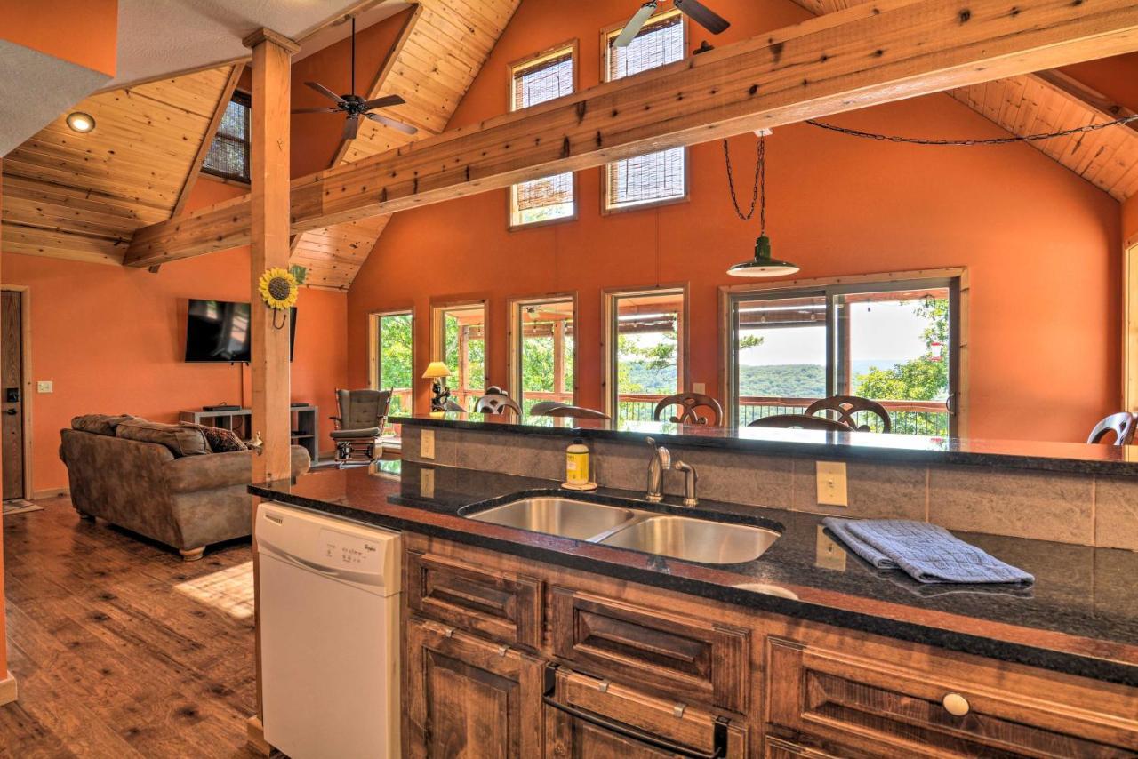 Spacious Log Cabin With Fire Pit And Game Room! Eureka Springs Exterior photo