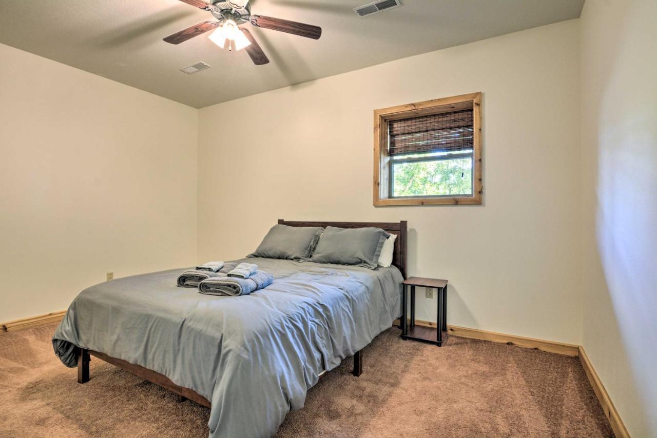 Spacious Log Cabin With Fire Pit And Game Room! Eureka Springs Exterior photo