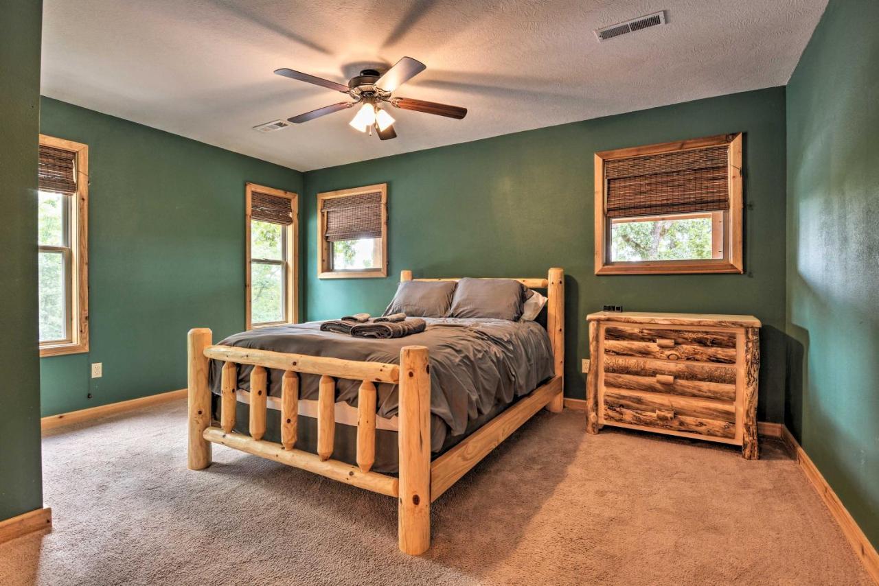 Spacious Log Cabin With Fire Pit And Game Room! Eureka Springs Exterior photo